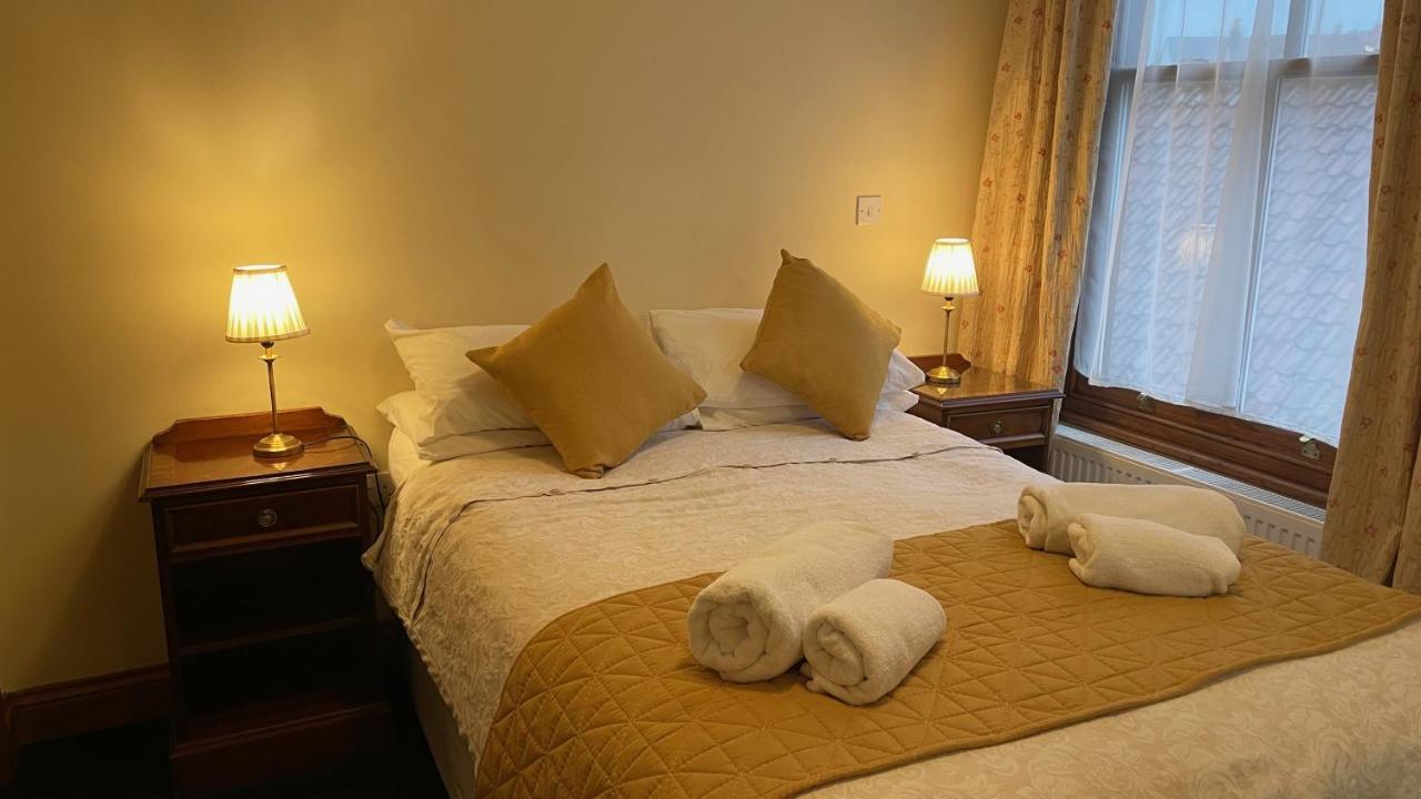 Crown Hotel Downham Market Eksteriør bilde