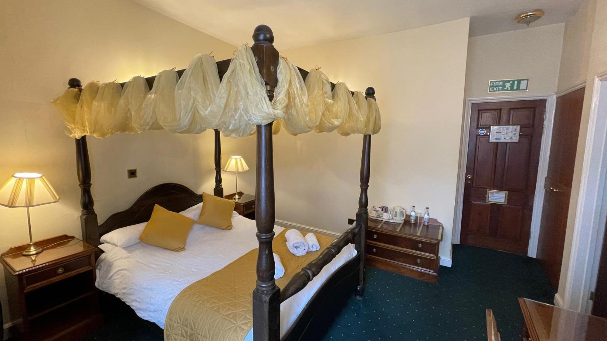Crown Hotel Downham Market Eksteriør bilde